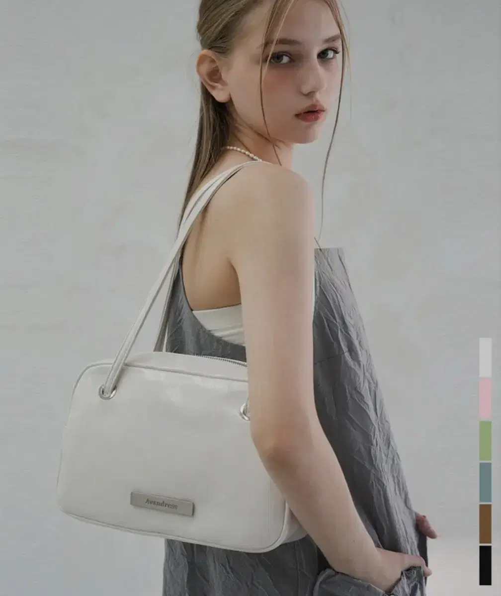 어반드레스 스퀘어백 (Semi Square Shoulder Bag)